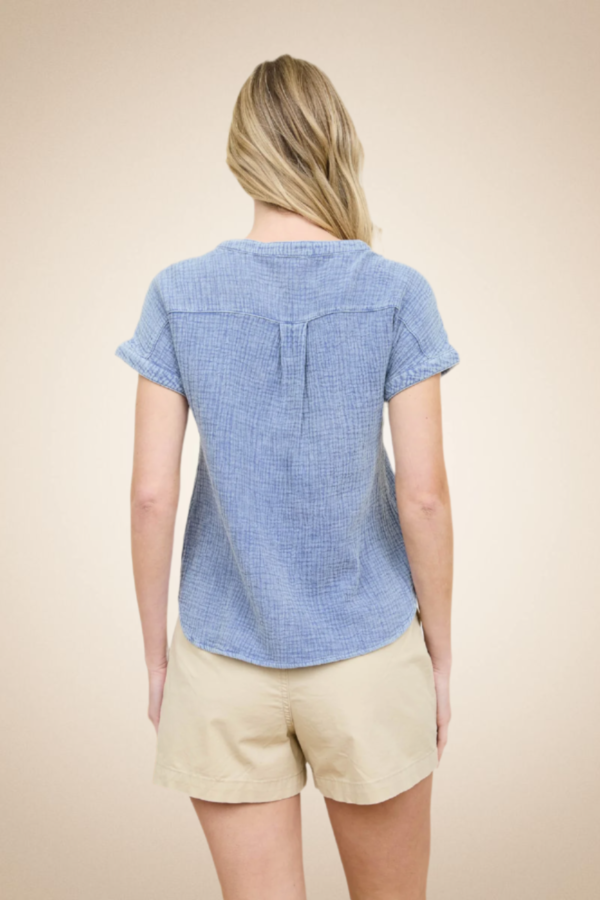 Short Sleeve Button-Front Casual Top – Chambray - Image 4