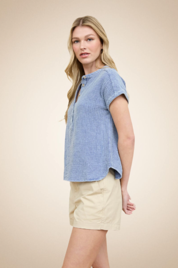 Short Sleeve Button-Front Casual Top – Chambray - Image 3