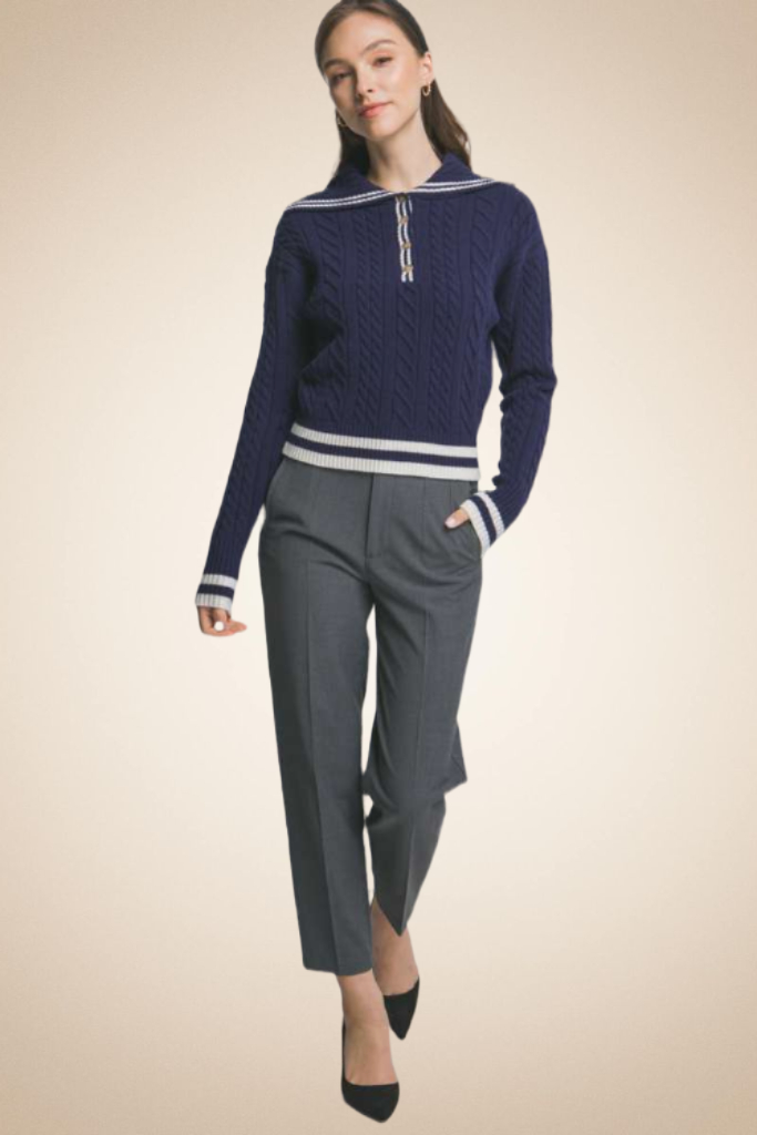 Suéter Azul Marino con Cuello Marinero y Detalles en Contraste - Image 2