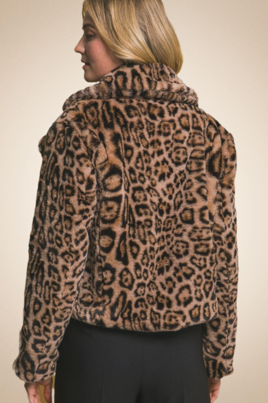 ✨ Chaqueta de Peluche Estampado Animal – Estilo Salvaje y Elegante - Image 3